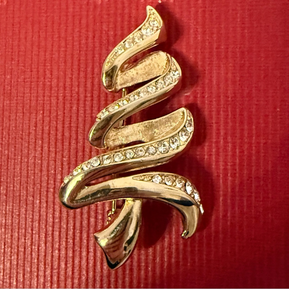 BROOCH CHRISTMAS TREE GOLD TONE SPARKLE RHINESTONE ACCENT HOLIDAY
